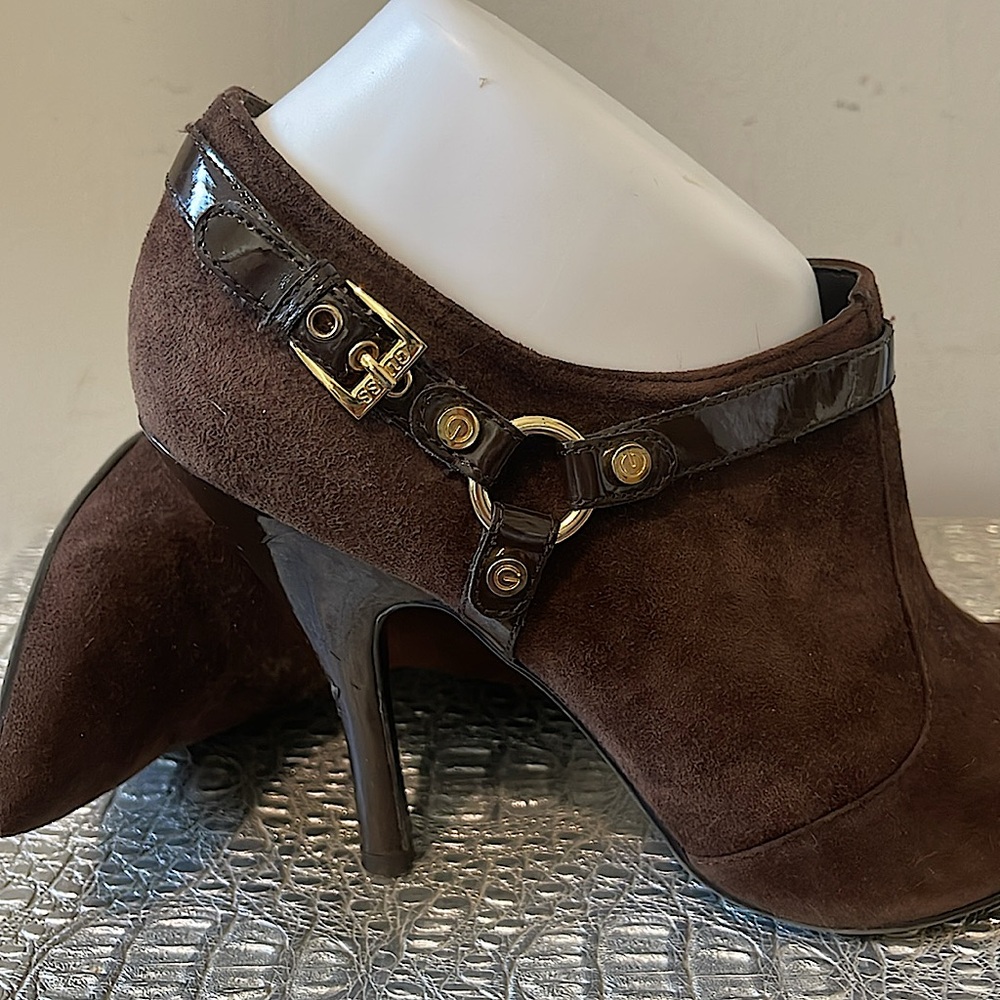 GUESS Brown Suede Stiletto Heels with Gold Accents, Size 8